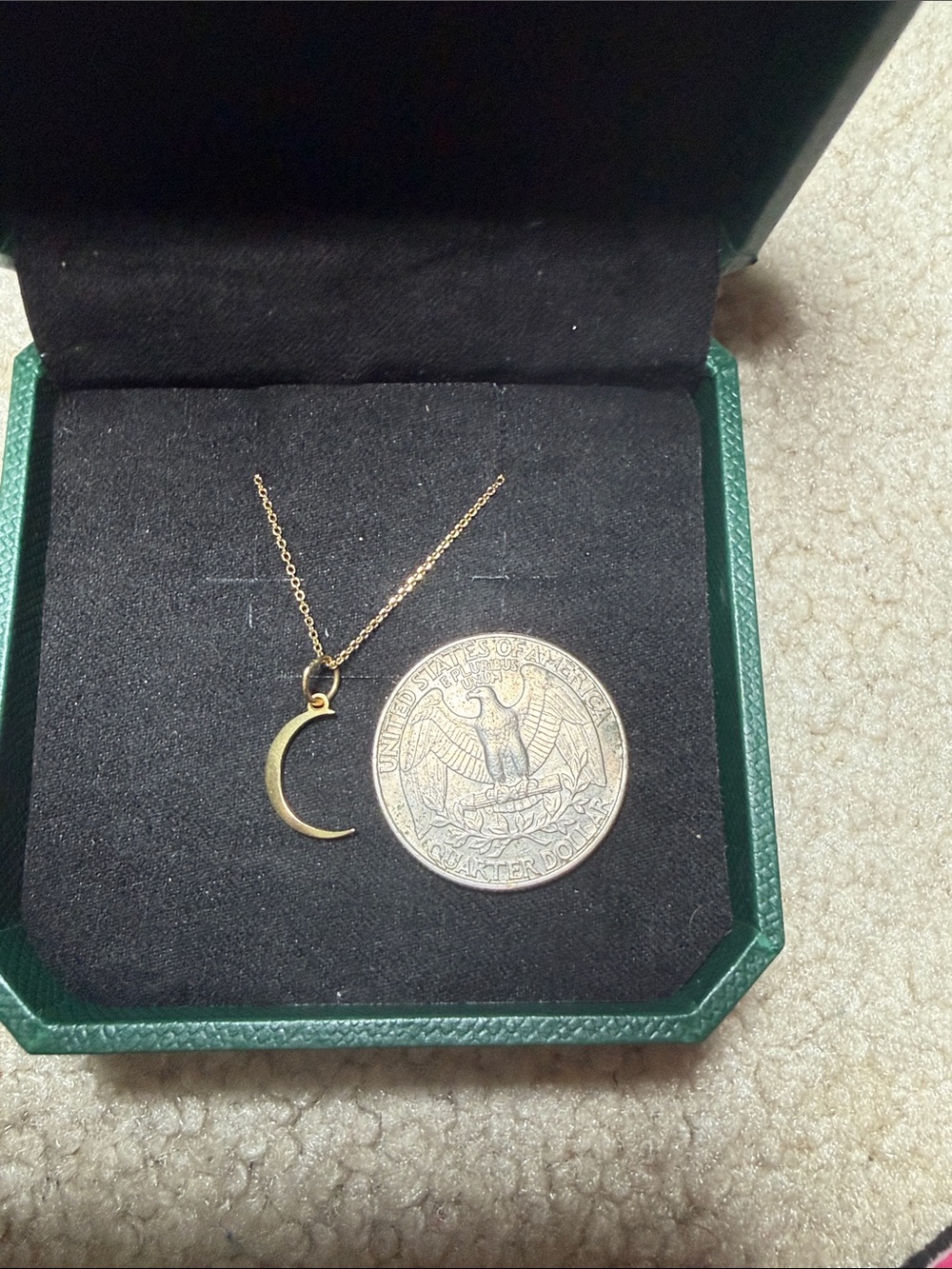 18k Solid Gold Crescent Moon Pendant Necklace - Women Jewelry - Picture 16 of 16